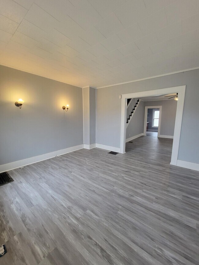 Building Photo - 731 Grant St