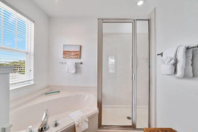 Building Photo - 9343 Marigot Promenade