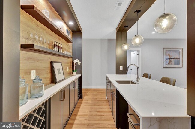 Building Photo - 1100 Balls Hill Rd