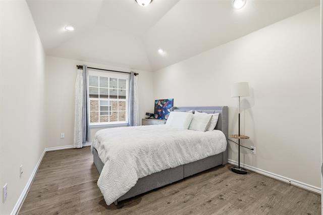 Building Photo - 2122 Trickling Creek Dr