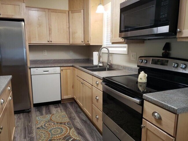 Building Photo - 7673 Bent Mountain Rd