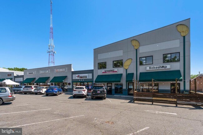 Building Photo - 102 Lounsbury Pl