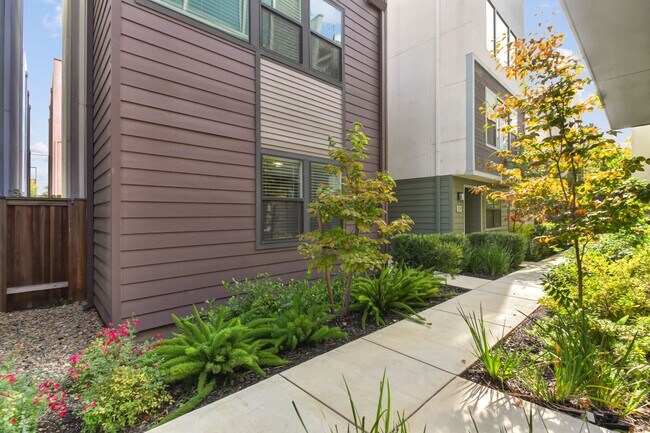 Building Photo - Move-In Special! Beautiful Alkali Flat Ren...