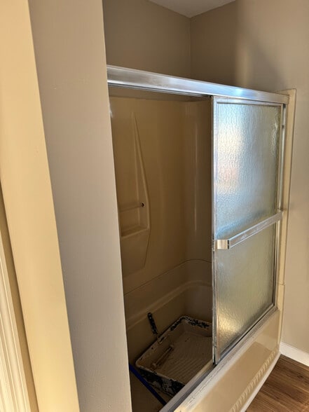 Building Photo - 413 Robinwood Rd