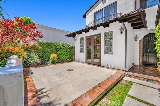 Building Photo - 221 Vía Alameda