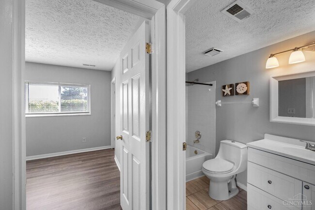Building Photo - 5087 Tri County View Dr