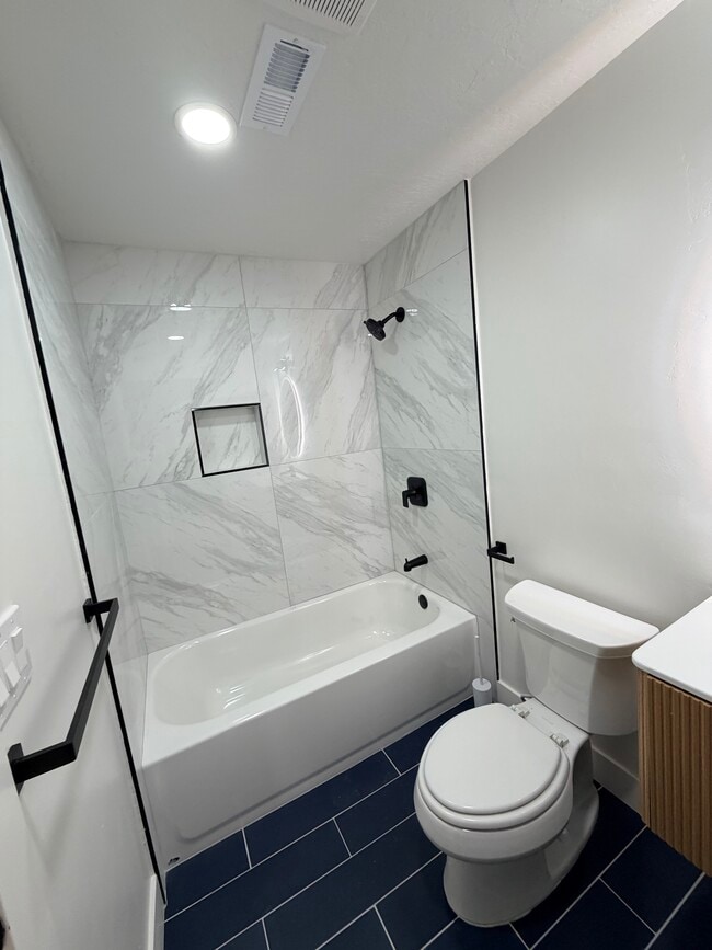 Building Photo - 11692 S Halls Crk Rd