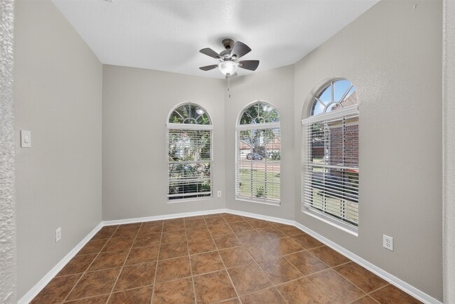 Building Photo - 15506 Fir Woods Ln