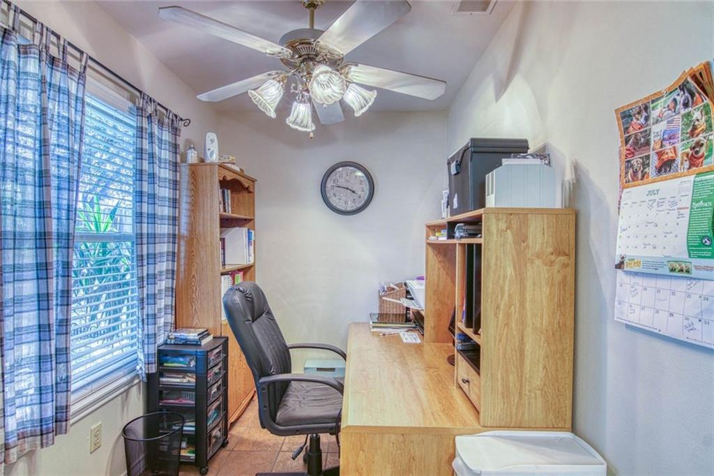 Building Photo - 714 Saint Lucy Dr