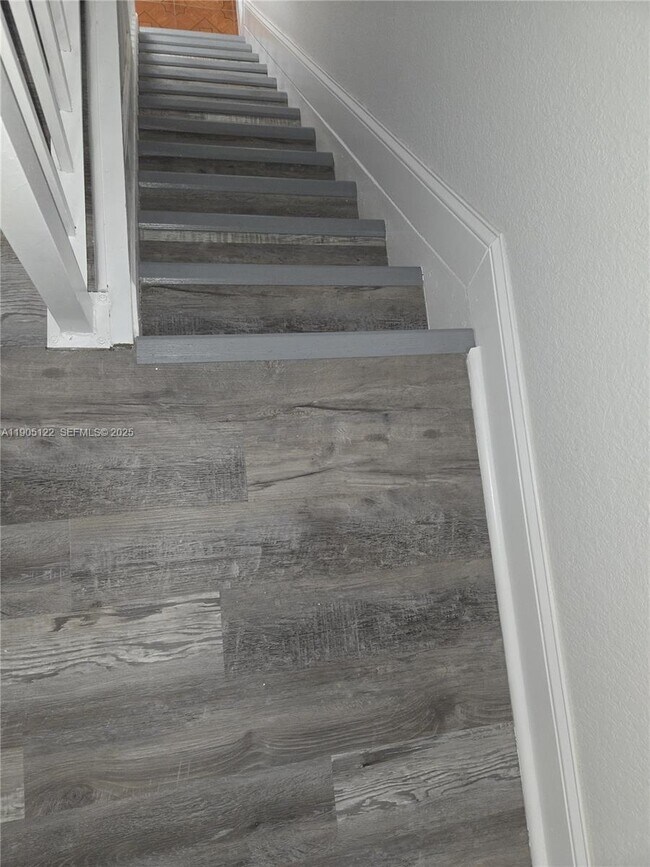 Building Photo - 2730 W 76th St