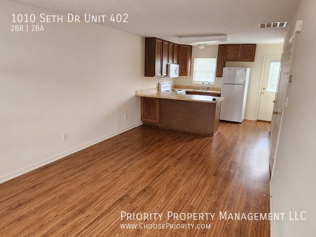 Building Photo - 2BR 1.5 BA Townhouse with Deck, Staunton