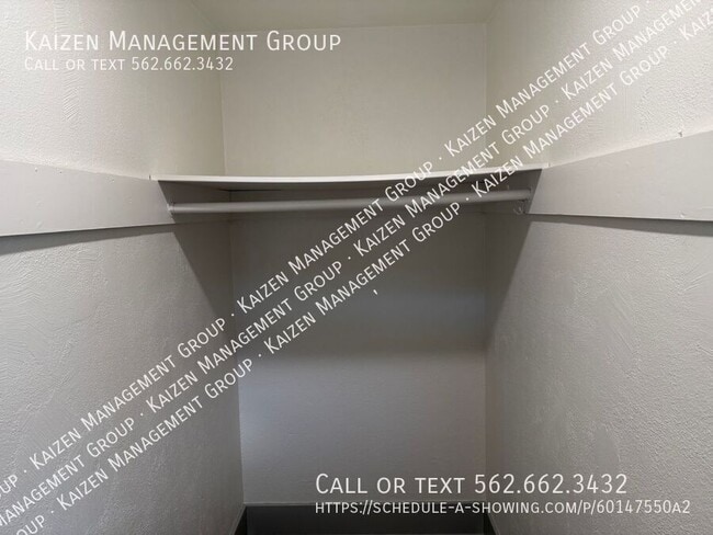 Building Photo - 536 W 14th St