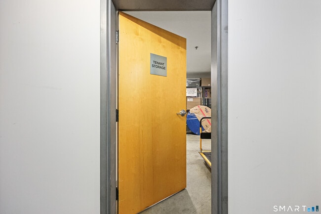 Building Photo - 10 Ann St