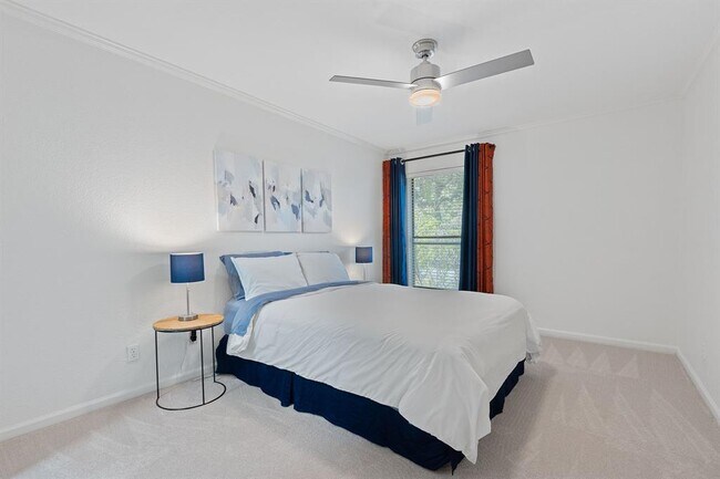 Building Photo - 1101 Hollow Creek Dr