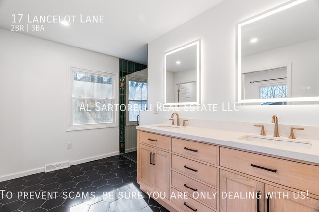 Building Photo - 17 Lancelot Ln