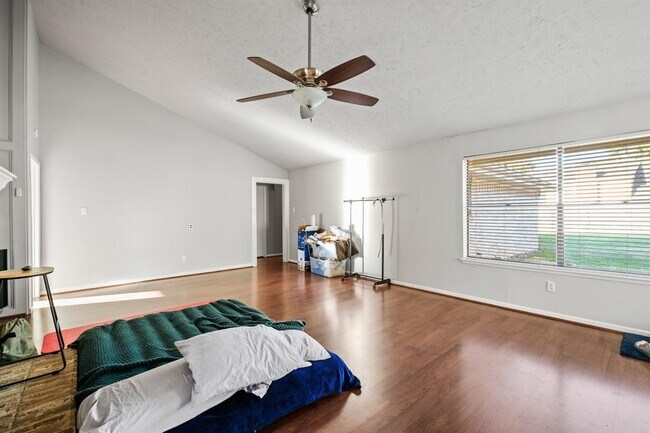 Building Photo - 2815 Edgewood Dr