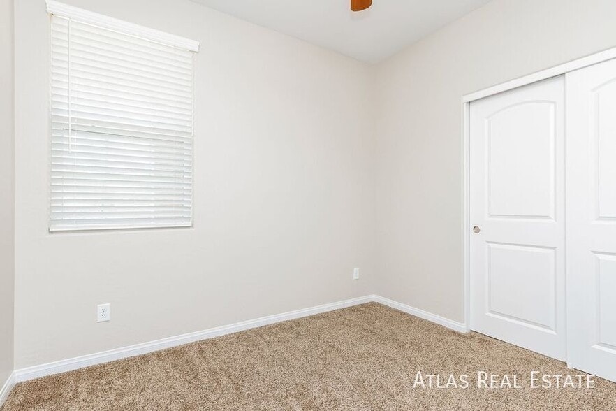 Building Photo - 577 Comodo St