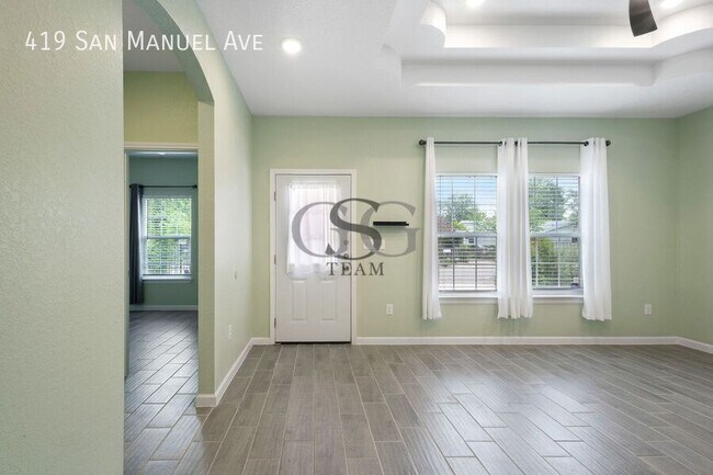 Building Photo - 419 San Manuel Ave
