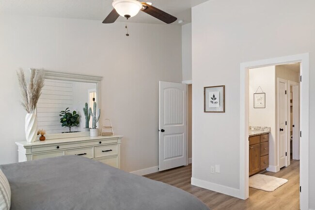 Building Photo - 3273 2530 S