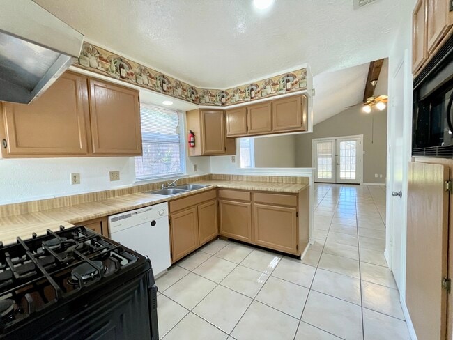 Building Photo - 7014 Caladero Dr