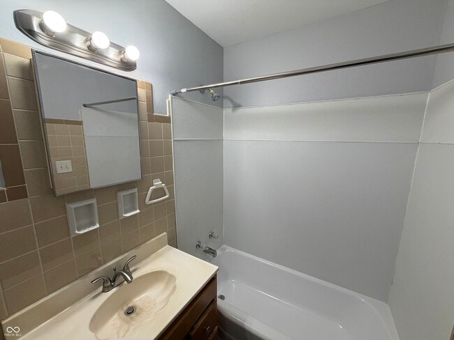 Building Photo - 2789 E Hanna Ave