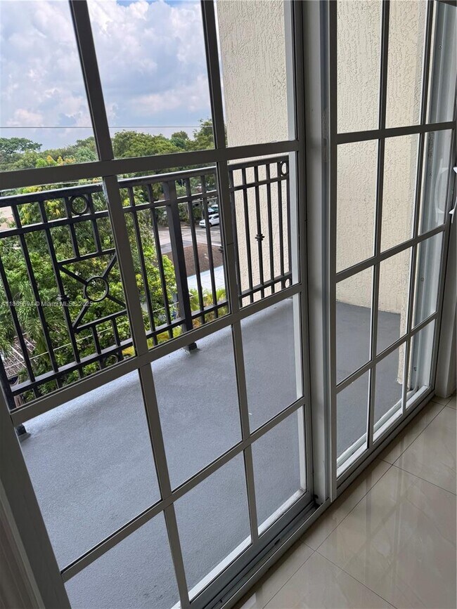 Building Photo - 5271 SW 8th St