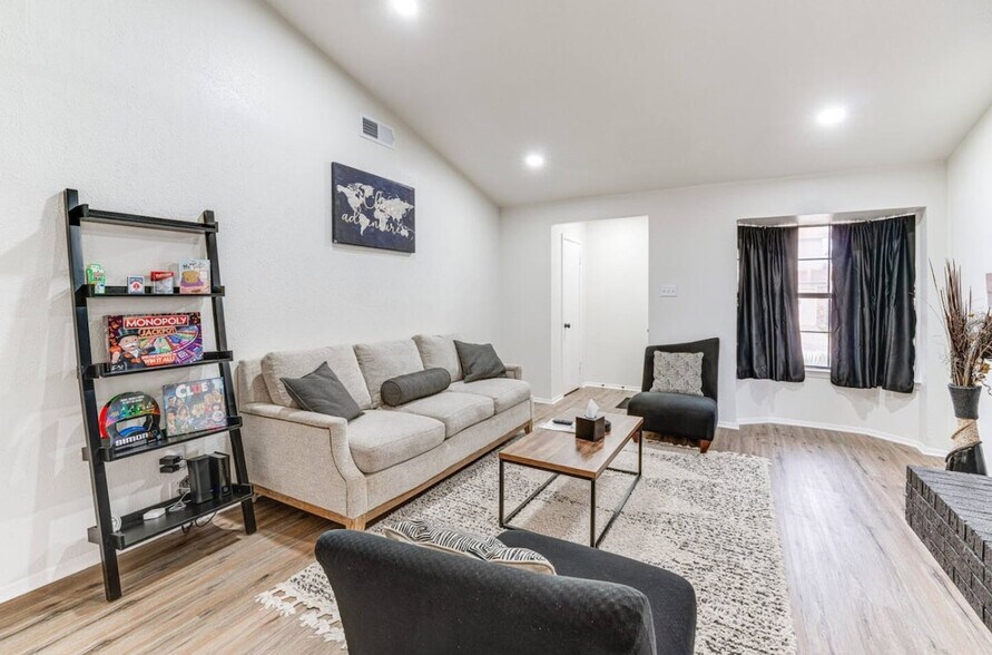Building Photo - 2912 Pegasus Dr