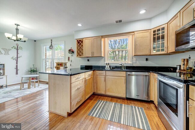 Building Photo - 9312 Silver Mill Pl