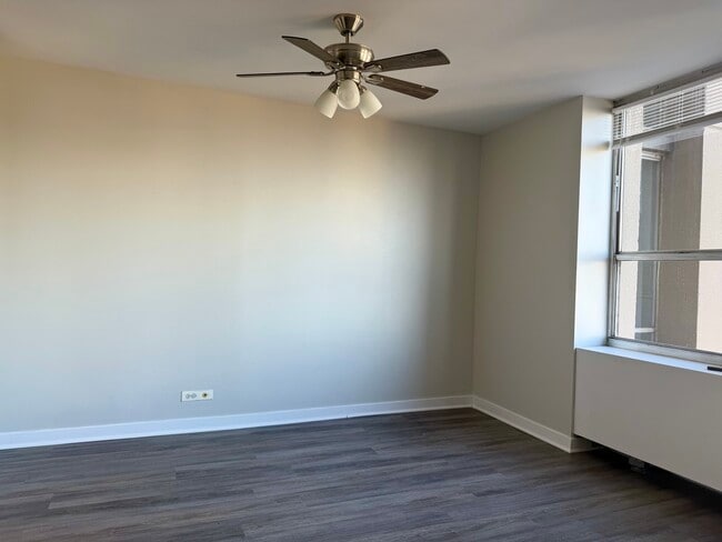 Building Photo - 655 W Irving Park Rd