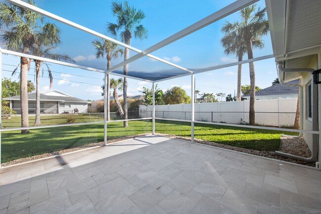 Building Photo - ANNUAL RENTAL - 2 BED / 2 BATH ATTACHED GA...