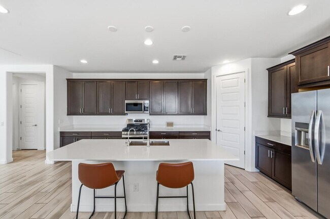 Building Photo - 2053 W Sienna Bouquet Pl