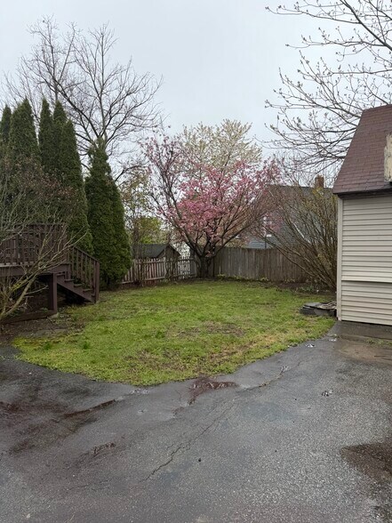 Building Photo - 119 Airlie St