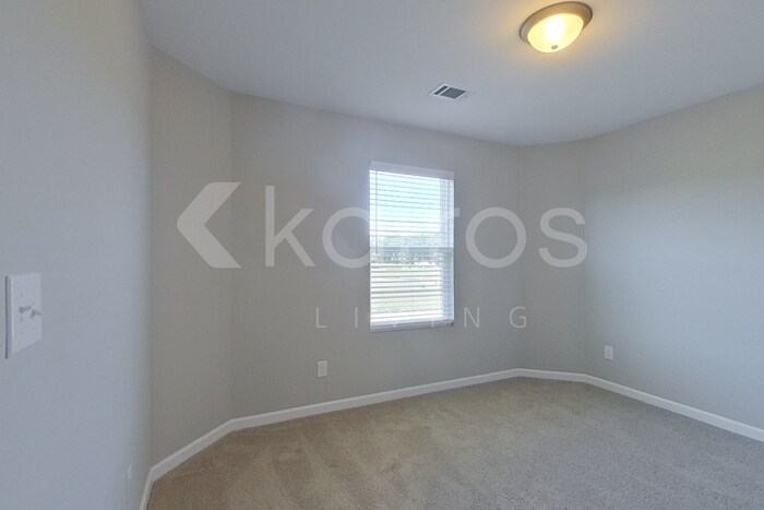 Building Photo - 928 Silent Barge Cv