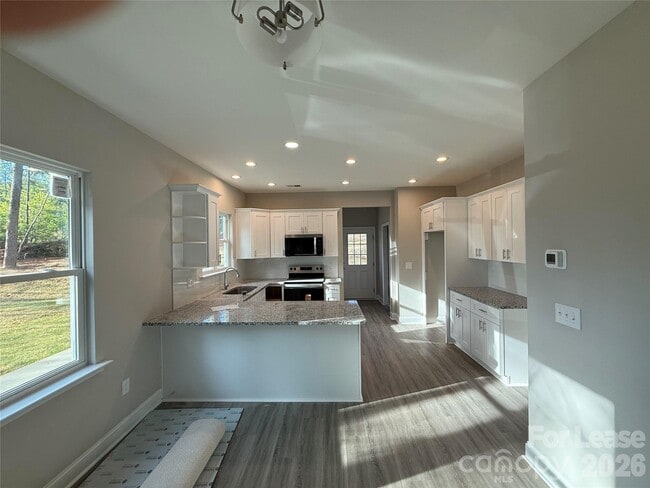 Building Photo - 5536-5538 Wrenn Dr