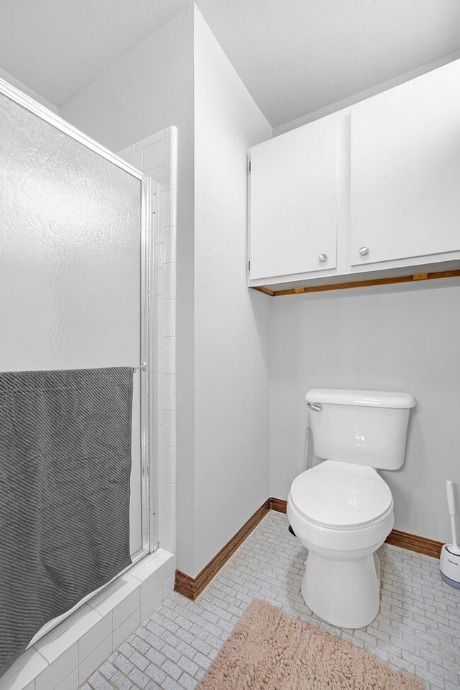 Building Photo - Furnished Home in Jenks School District.