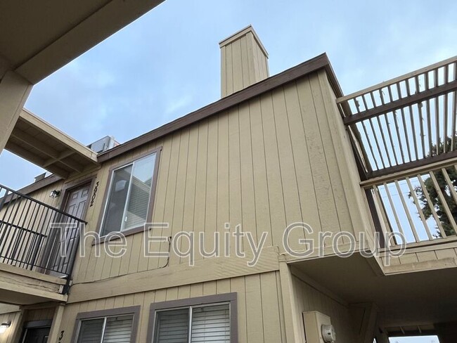 Building Photo - 3902 W Meadow Ave