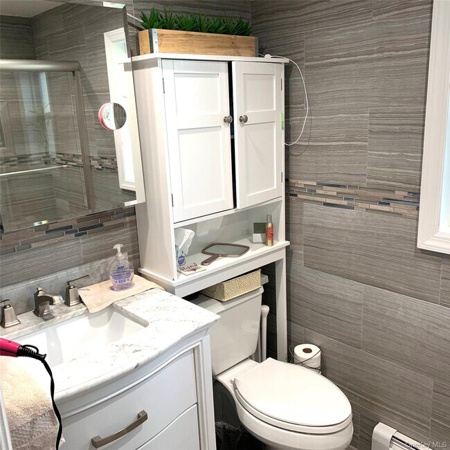 Building Photo - 521 W Park Ave