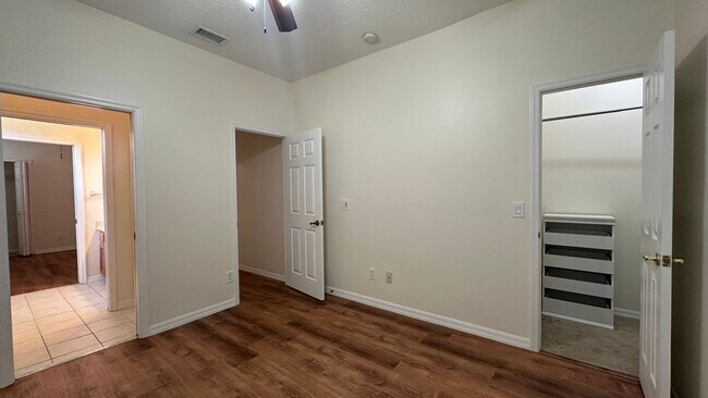 Building Photo - 1653 Cherry Ridge Dr