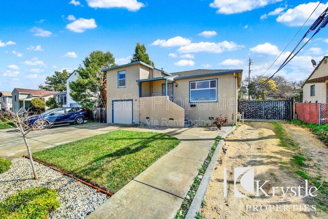 Building Photo - 2420 Alameda St