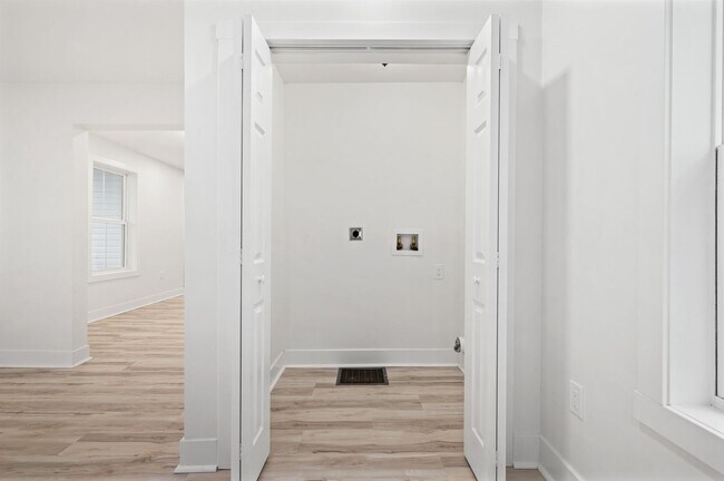 Building Photo - Gorgeous 3 bedroom home in Verona available now!