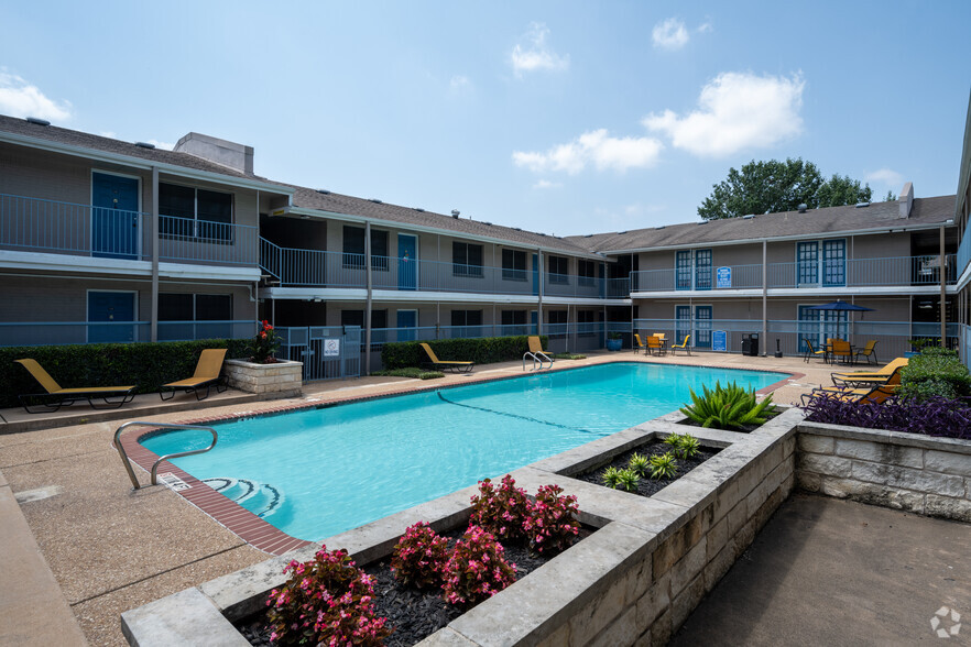 Primary Photo - Tanglewood North Apartments