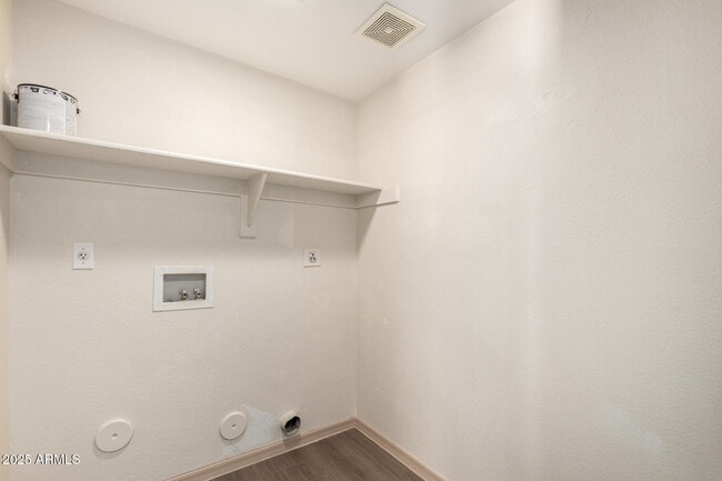 Building Photo - 10479 W Emerald Ln