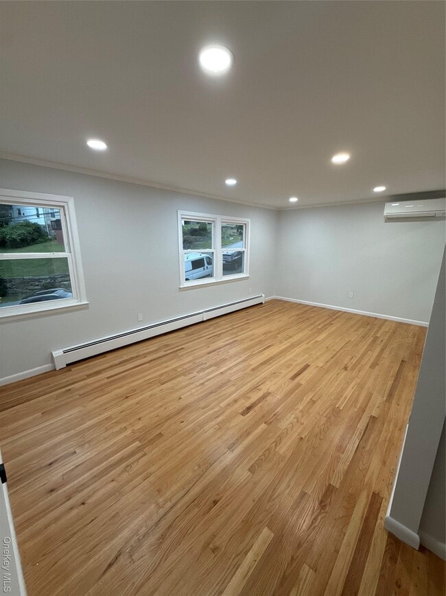 Building Photo - 9 Walnut Ln