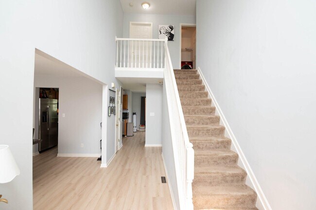 Building Photo - 510 N Teal Rd
