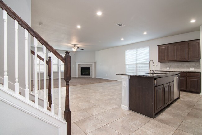 Building Photo - 7001 Mcpherson Ln