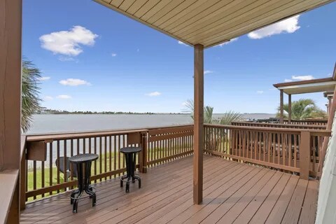 Building Photo - 308 Miracle Strip Pkwy SW