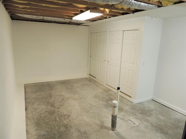 Building Photo - 19 Ashwood Dr