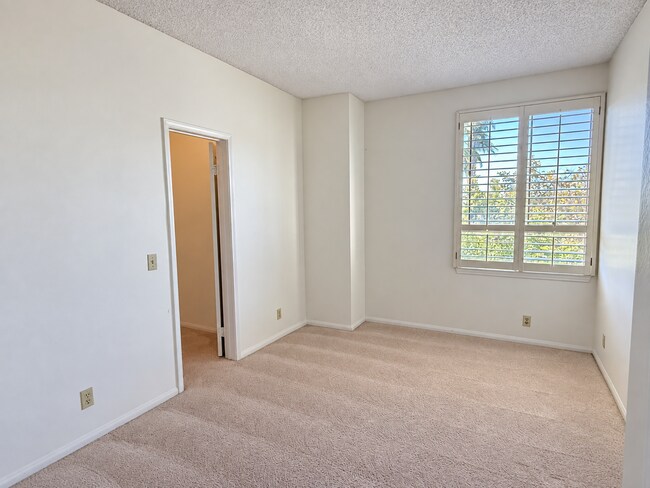 Building Photo - 5875 Friars Rd