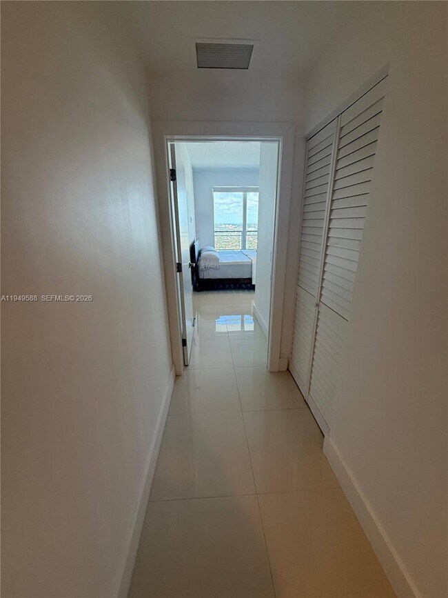 Building Photo - 60 SW 13th St