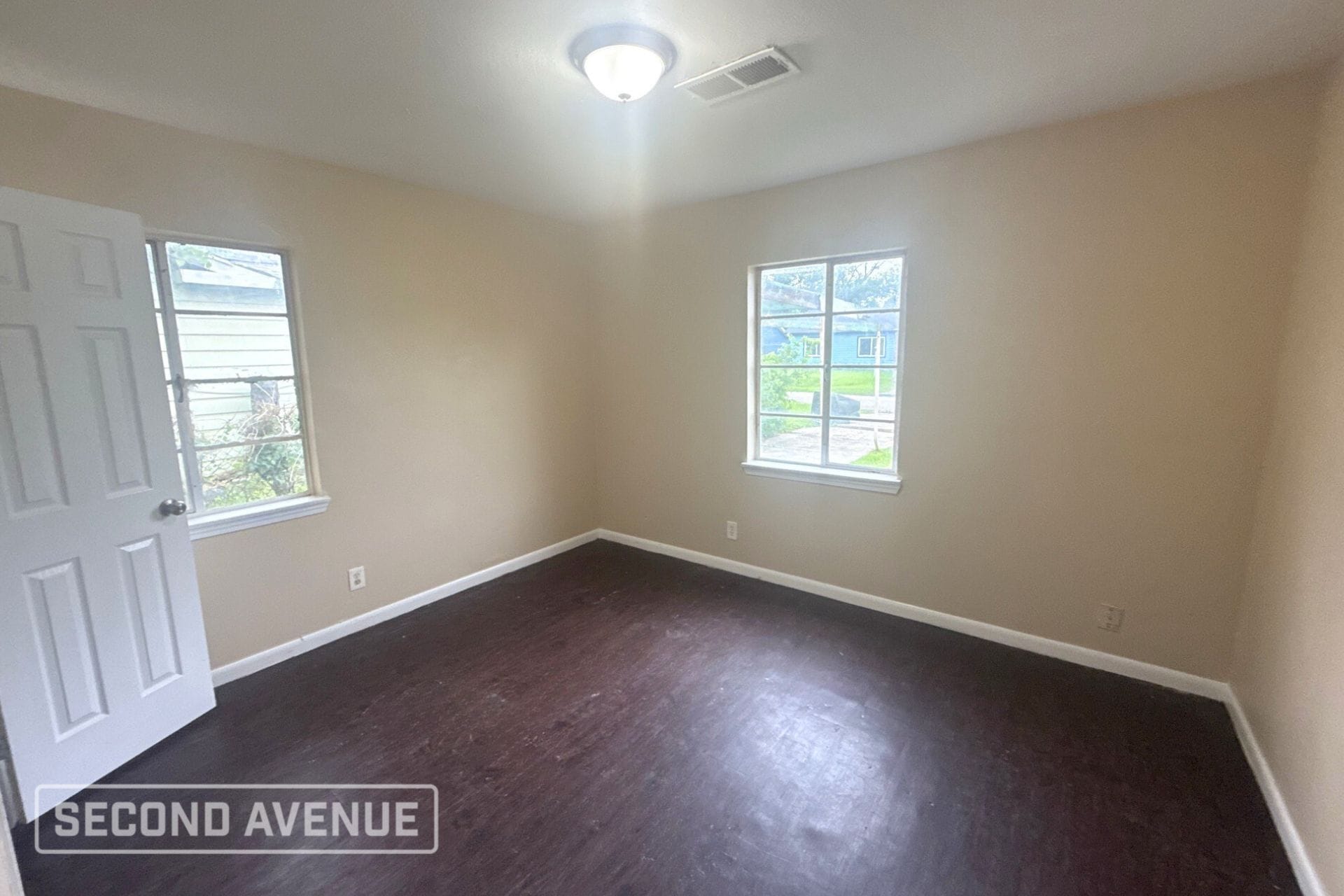 Building Photo - 9117 Oak Knoll Ln